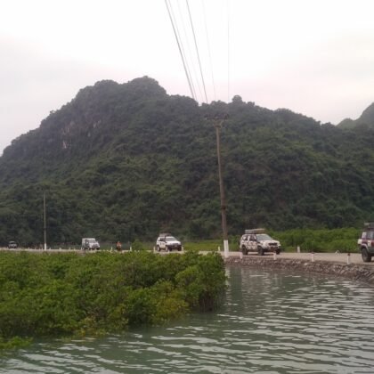 KHÁM PHÁ SÔNG NẬM OU 4 NGÀY 3 ĐÊM tay trang border crossing
